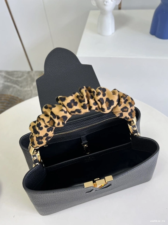 WIS LOUIS CAPUCINES VUITTON MM 0728